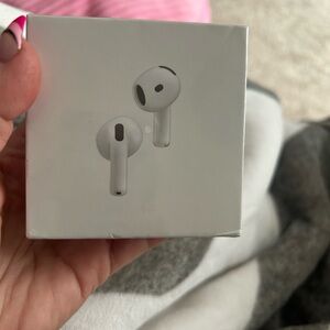 Apple White Wireless Earbuds with Charging Case
